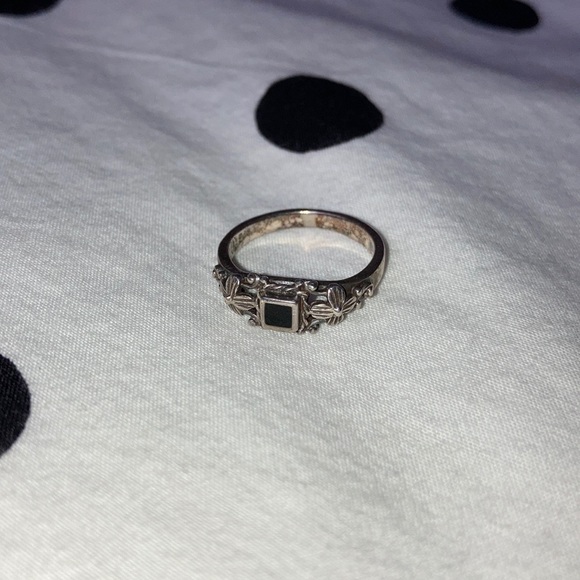 Sterling silver ring with black square - Picture 4 of 4